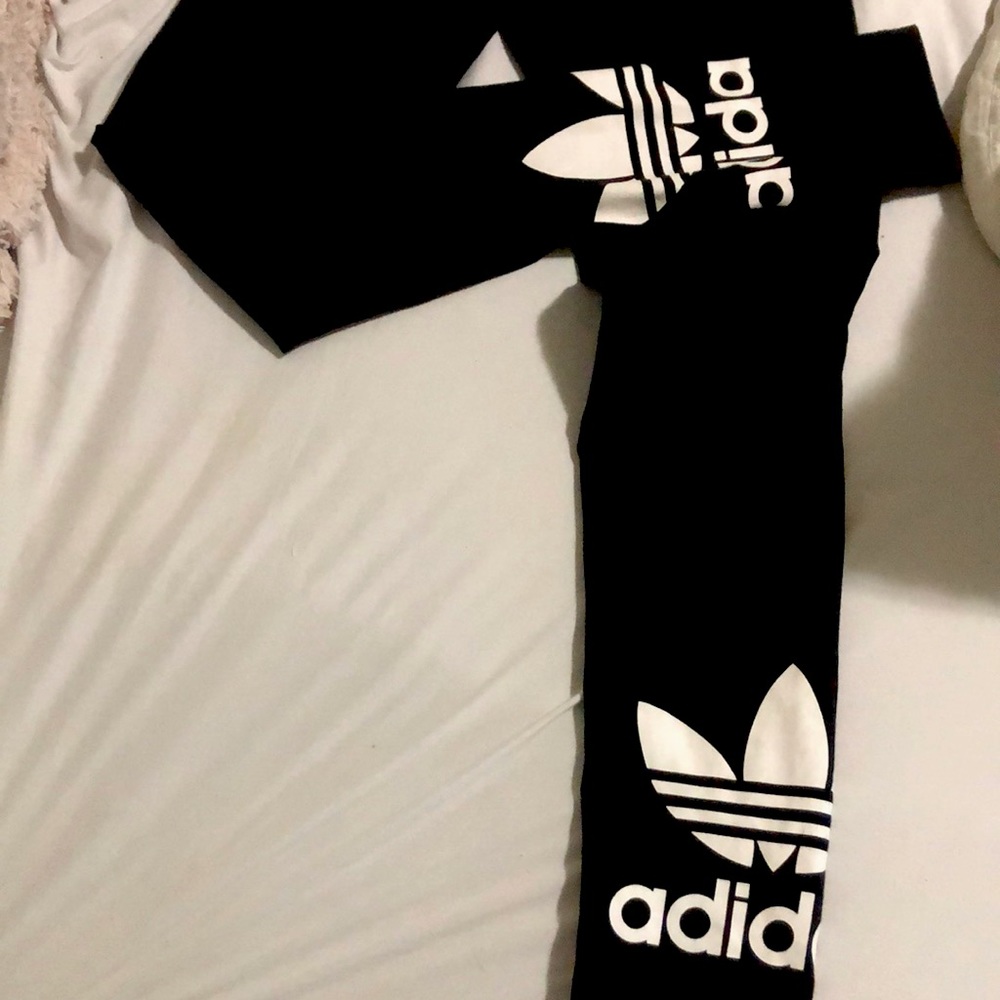 ADIDAS leggings sizexsmall but will fit size small
